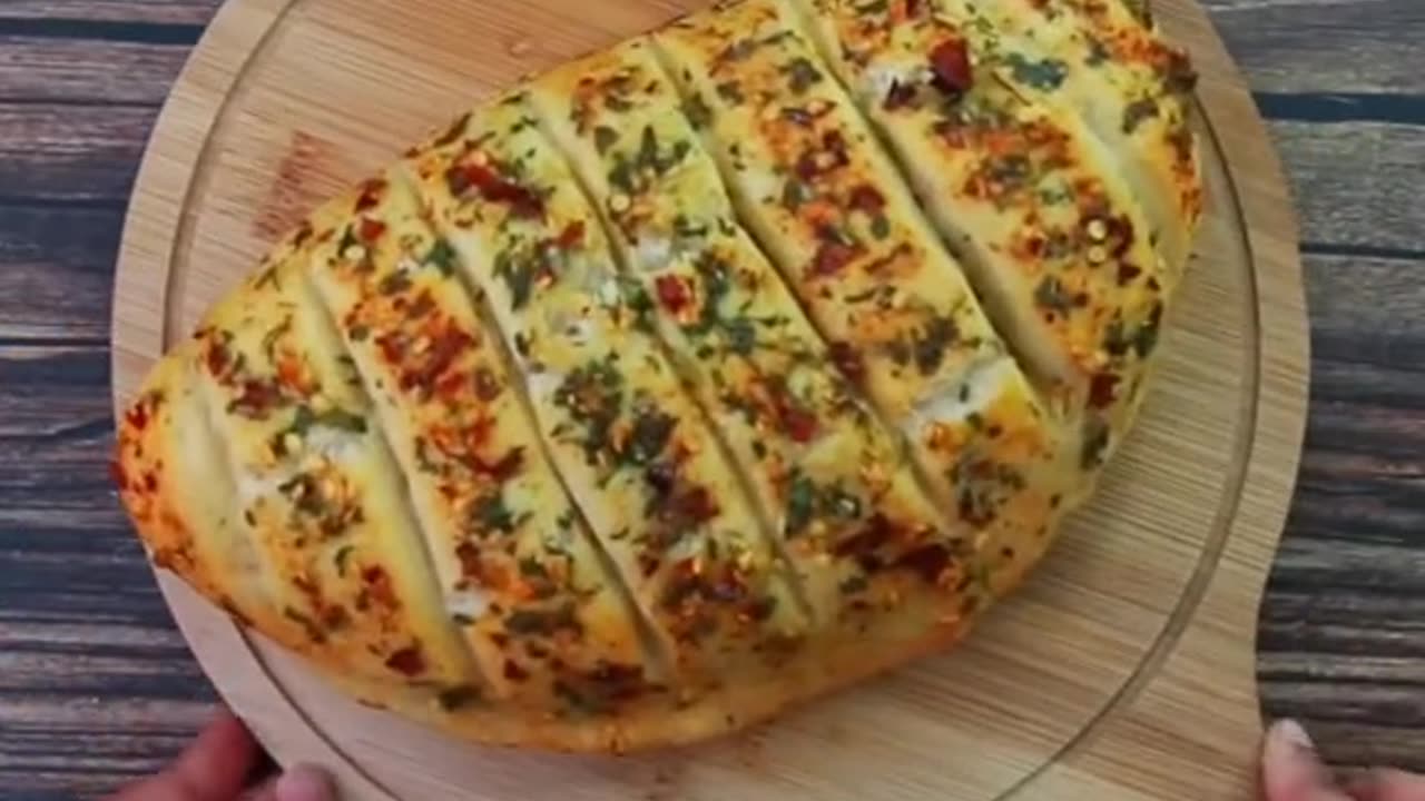 Cheese 🧀 garlic bread 🍞