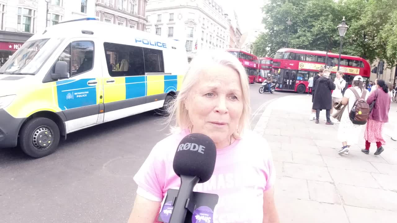 3 LADIES. SAVING CHILDREN PROTEST LONDON