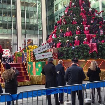 Macys Thanksgiving Christmas Holiday Season Parade
