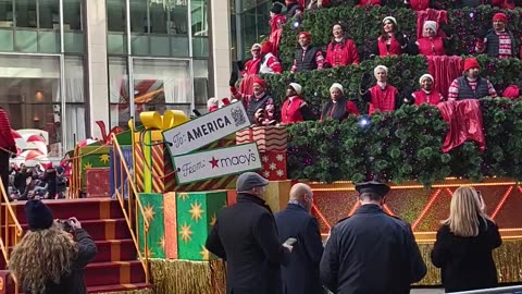 Macys Thanksgiving Christmas Holiday Season Parade