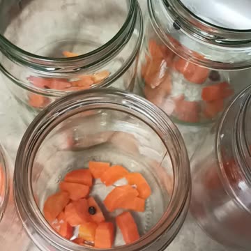 Boiled carrot for meat jelly