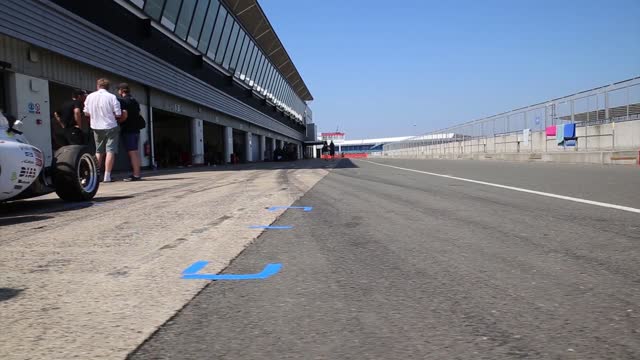 The sound of F1 sports car is really good