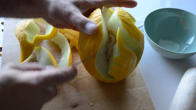 how to make swan in melon ,carving for beggeners