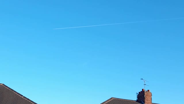 Chemtrailing - Still spraying 8:45pm.