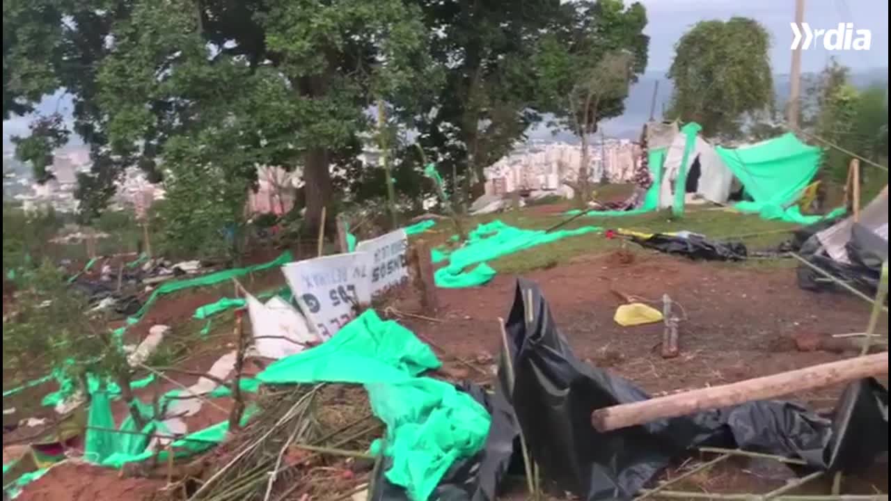 Autoridades desalojan predios invadidos en los Cerros Orientales de Bucaramanga 2