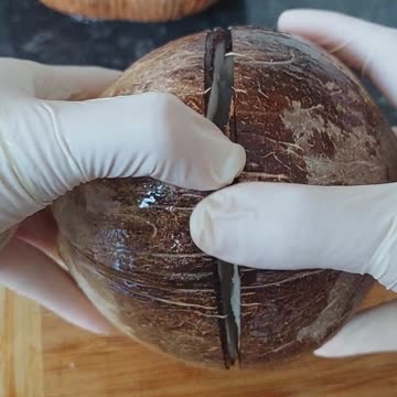 Crack, Grate, Enjoy: Opening and Extracting Coconut Flesh: Coconut hacks: #shorts #fruithacks