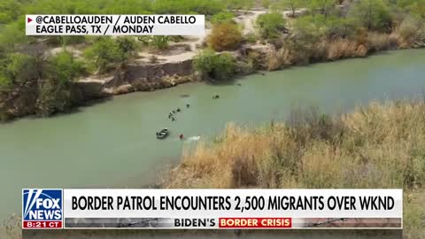 Video shows mass release of migrants into Texas