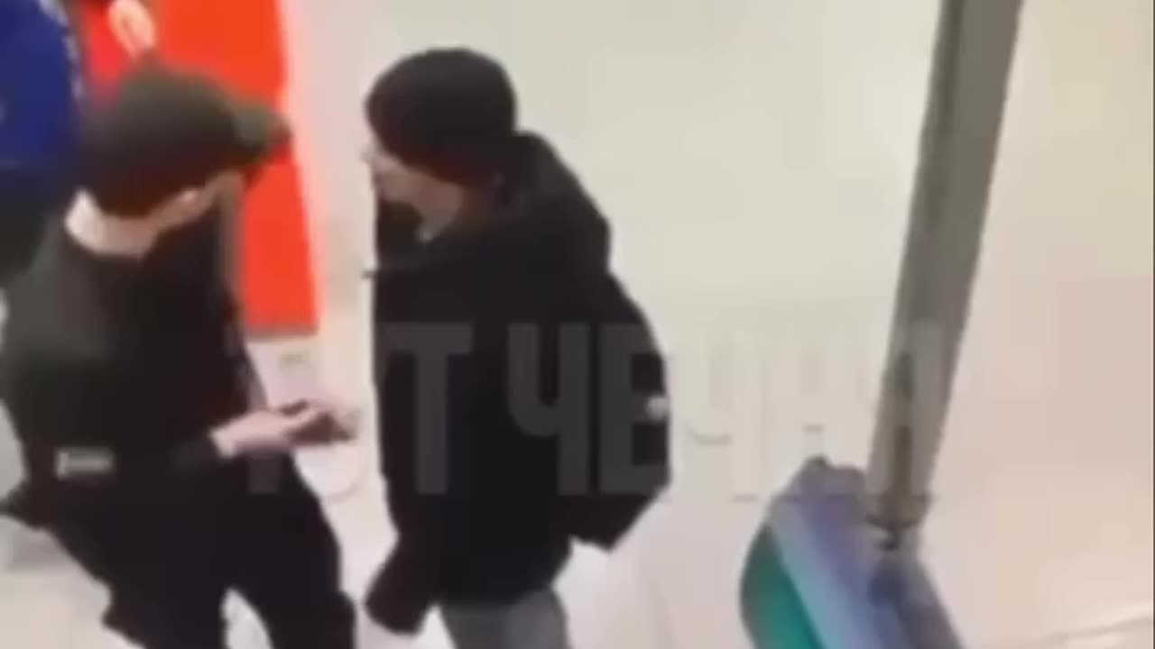 불법 이민자와 발차기 = 태권도?