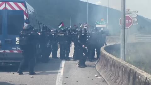Demonstrations against construction of high-speed train draw crowds of thousands