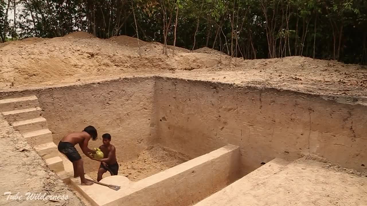 Build Underground Tunnel House and Palm Swimming Pool& Leaf Bathtub