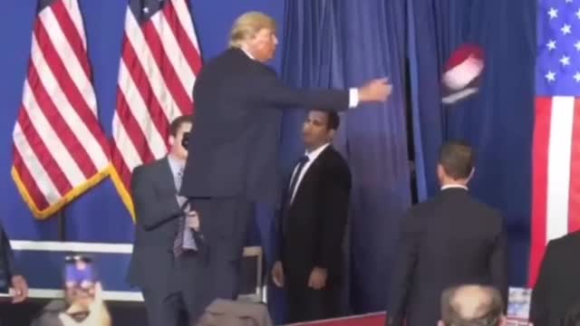 Big Daddy signing a hat and catching the sharpie with ease!