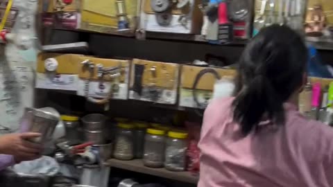 this mechanic is so fast and skillful that customers stand in line