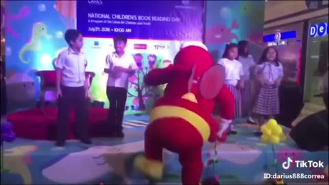 FunnYY jollibee MOMENT