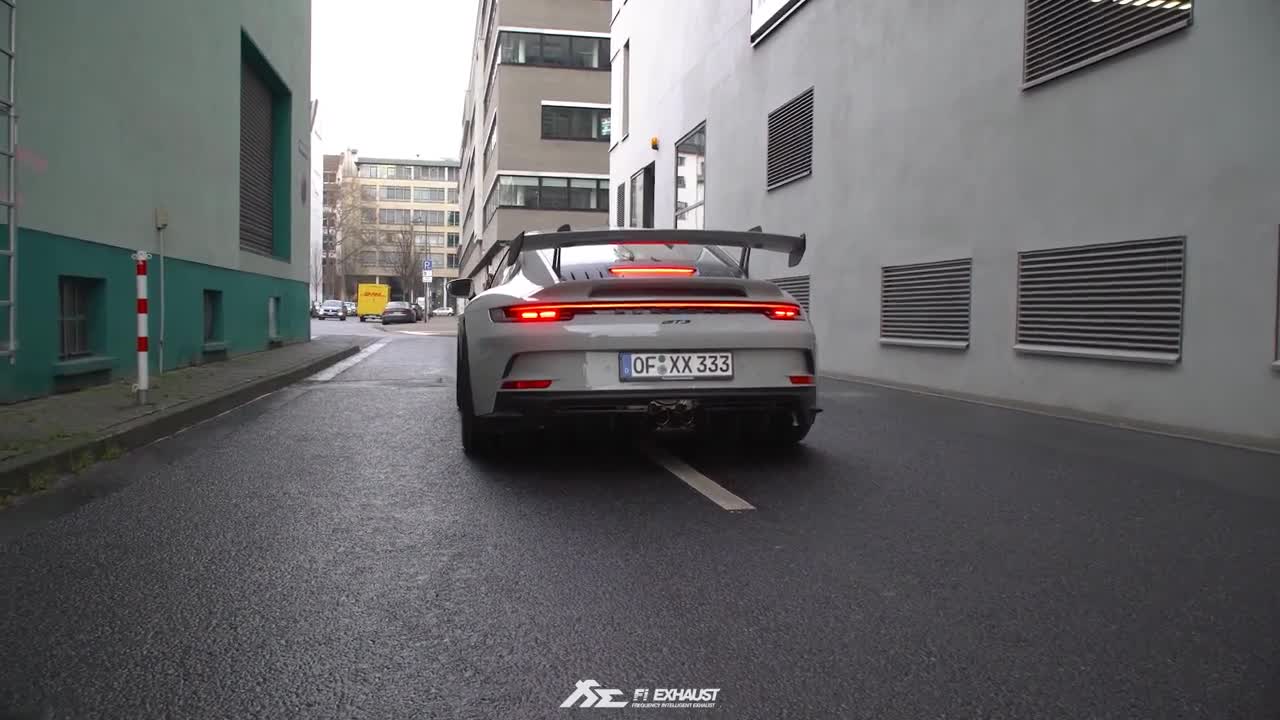 Porsche 992 GT3 wild Sounds