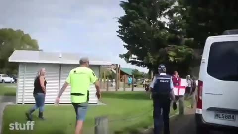 Dictator Jacinda Ardern given a warm welcome by parents during school visit