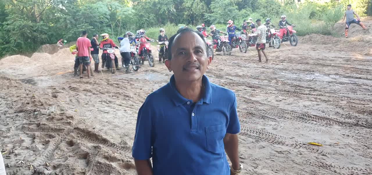 Manoel Gomes Caneta Azul,participa de EVENTO DE CORRIDA DE MOTOCROSS