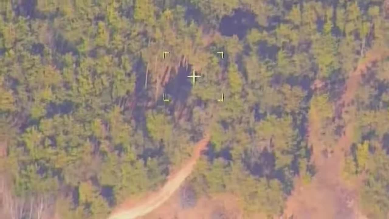 You can't hide from a Russian drone Orlan-10 drone records destruction of Ukrainian Humvee vehicles