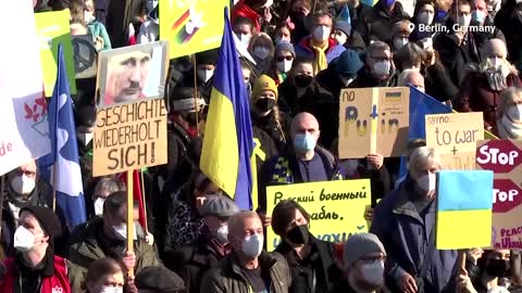 Protesters across the world rally for Ukraine