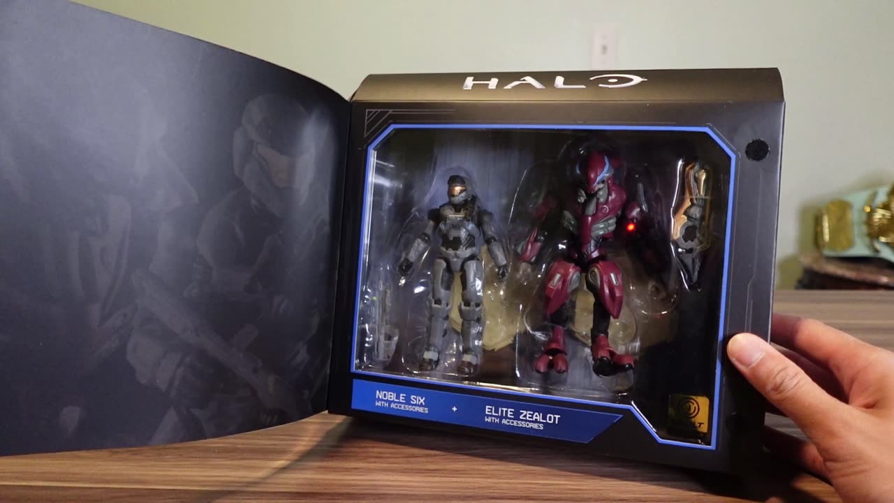 ASMR Unboxing: Noble 6 and Zealot Figures (Jazware Vault)