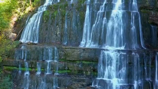 O som da cachoeira me levando as águas desse rio me acalmando, música relaxante da natureza