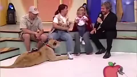 Shocking Video Lion Attack On Kid In Live TV Show By, Allah Dad Khan DCT