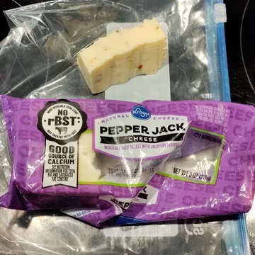 Eating Kroger Pepper Jack Cheese, Dbn, MI, 9/13/23