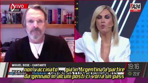 Miguel Bosè: "La vaccinazione fa parte di un piano diabolico contro l'umanità!"