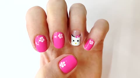 Hello Kitty Nail Art