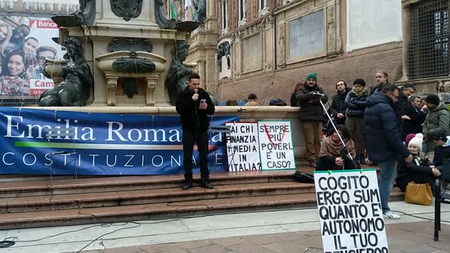 BOLOGNA RESISTE! - 5 febbraio 2022 - Intervento di Yuri di STUDENTI CONTRO IL GREEN PASS