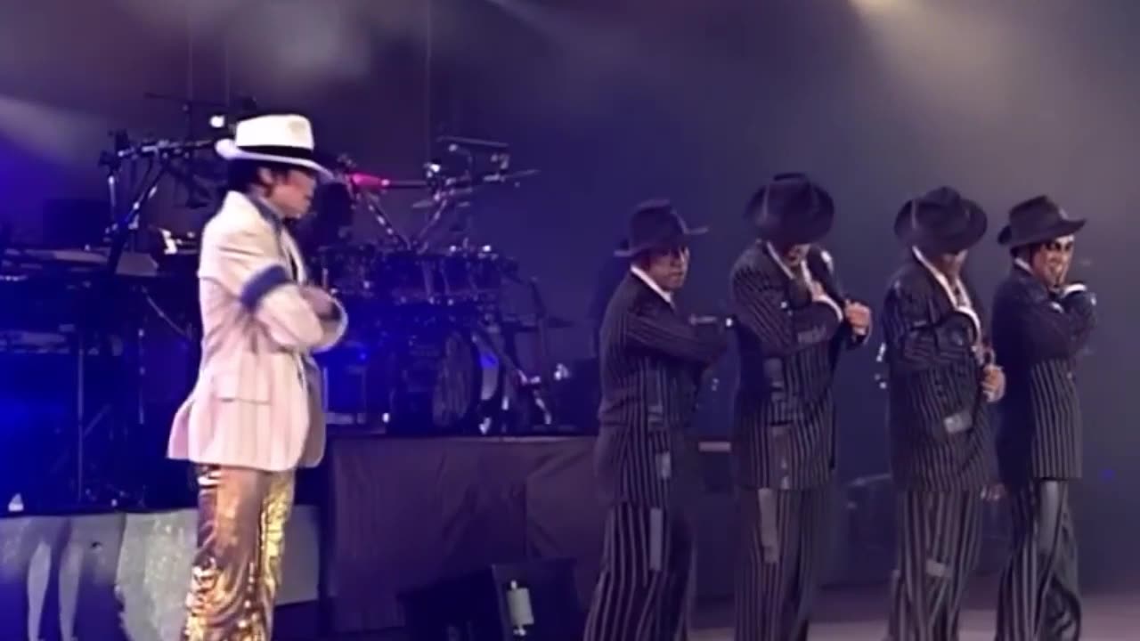 Michael Jackson - Smooth Criminal - Live HIStory Tour Munich 1997 HD