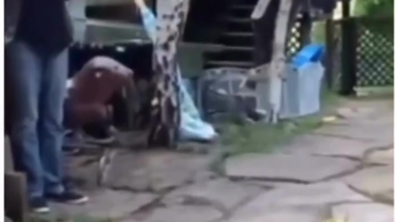 Look how fast this guy can run! The flash! #funny #funnyvideo #funnyshorts #funnycomedy #shorts