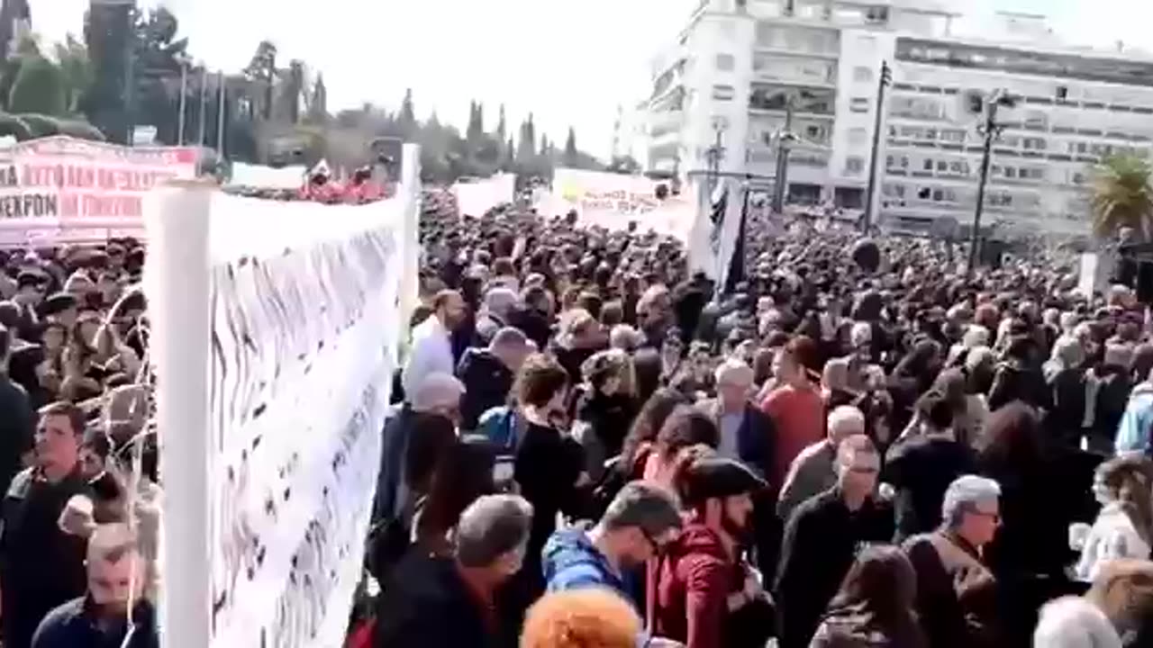 그리스, 열차 충돌 사고 추모 현장