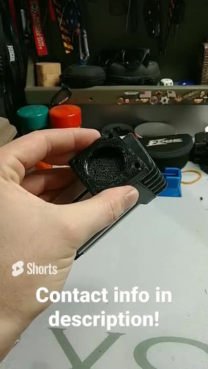 1911/Glock Magazine Hanger: Magnets are Cool!