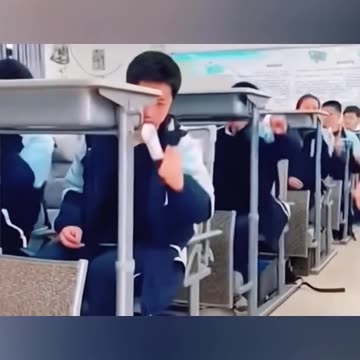 Revolutionary School Desks Turn into Recliners for Students’ Naps