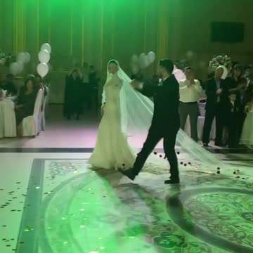 Russian bride dances Armenian wedding dance