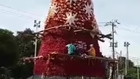 Building a Christmas tree Philippines