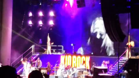 Kid Rock "Intro/ Greatest Show On Earth"