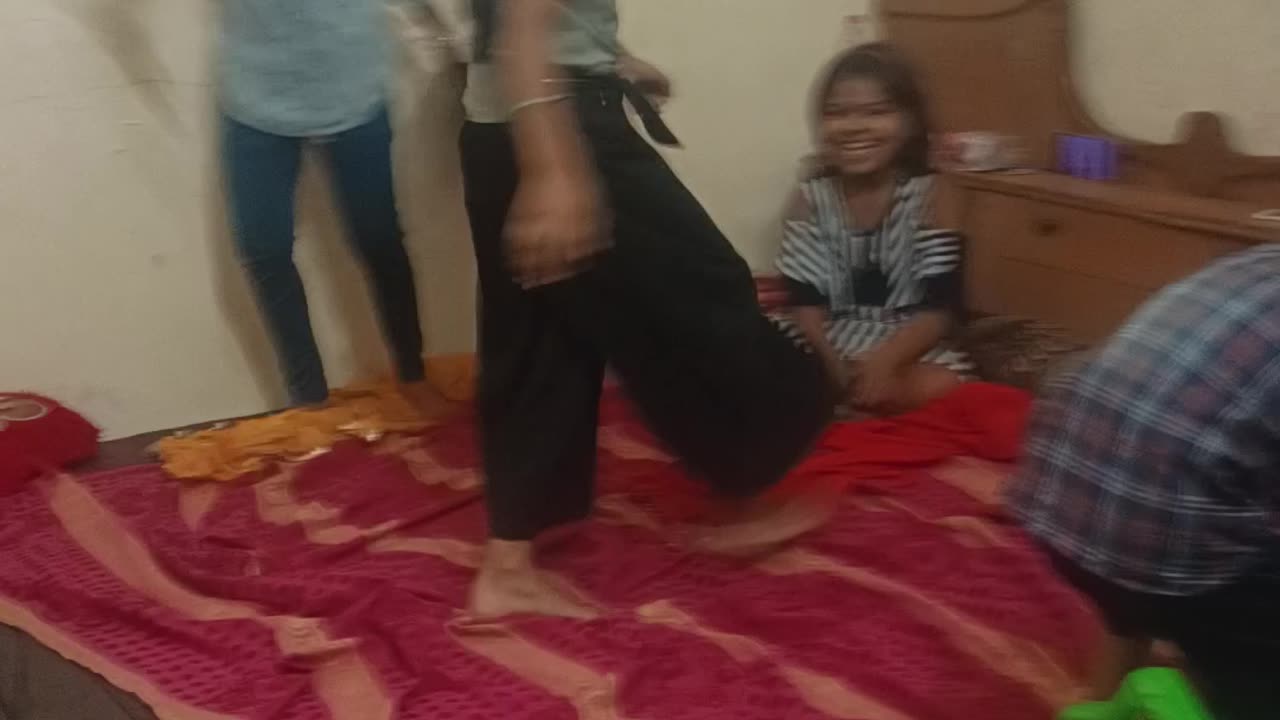 Kid's dancing alone room😁😁