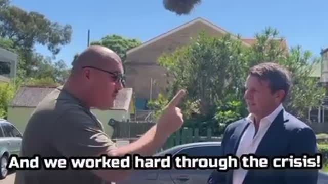 CLIP - Australian Citizen and Legacy Media Journalist Clash Over Lockdown and Russia/Ukraine