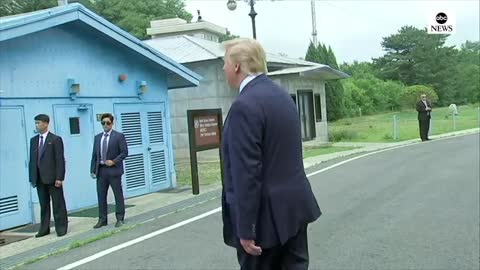 This is how a true leader walks into a foreign country