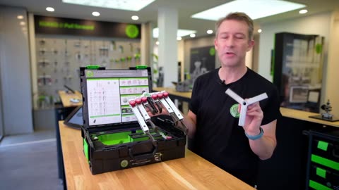 Taking a look at the Kukko K-2030-10+S Bearing Puller Kit (IN GERMAN)