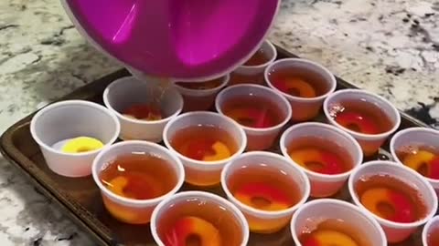 Peach crown Jell-O shots 🤩👀 @Mallory Young #viral #jelloshots #cocktails #mocktails