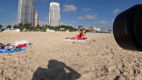 Natural Light Beach Photoshoot BTS Canon EOS R 85mm f2
