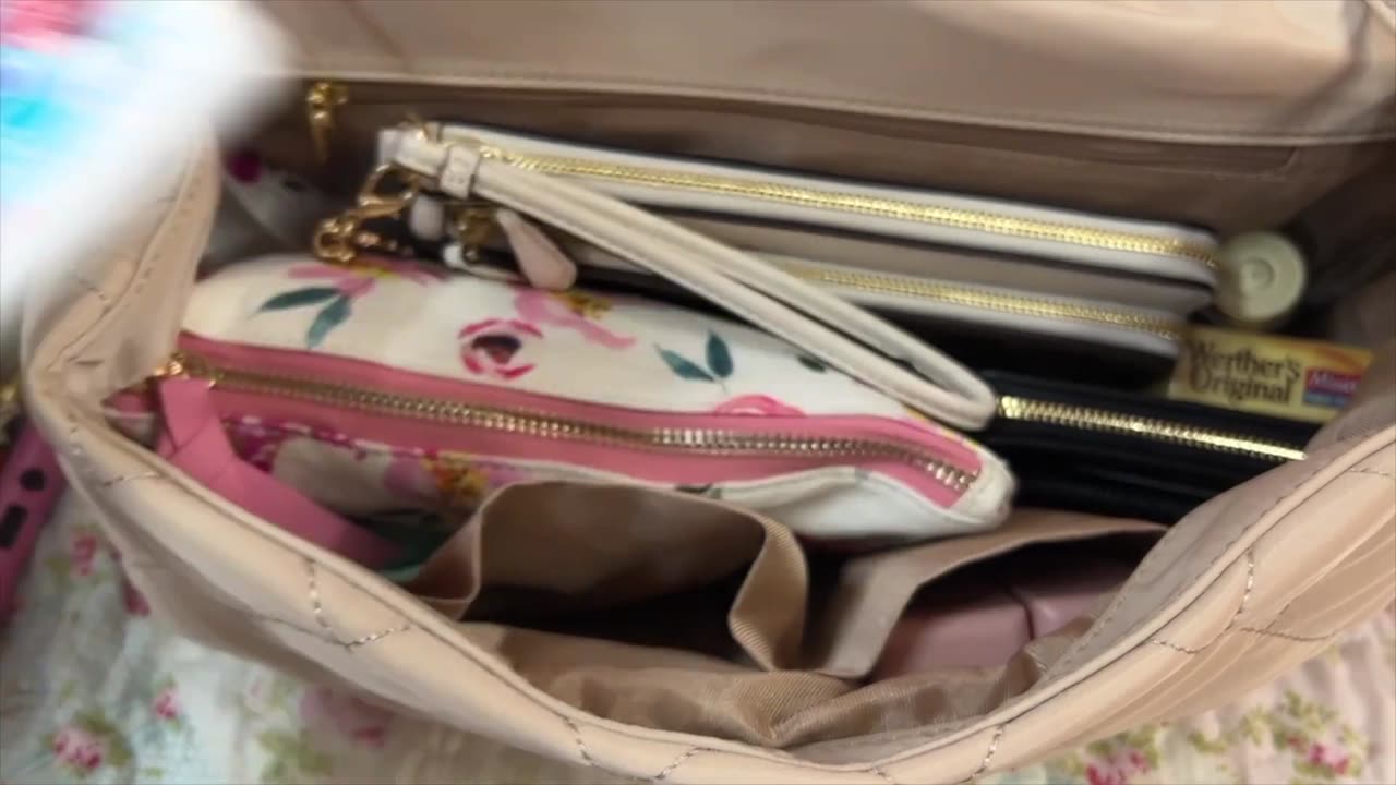 What's in my Bag from Fashion Nova.