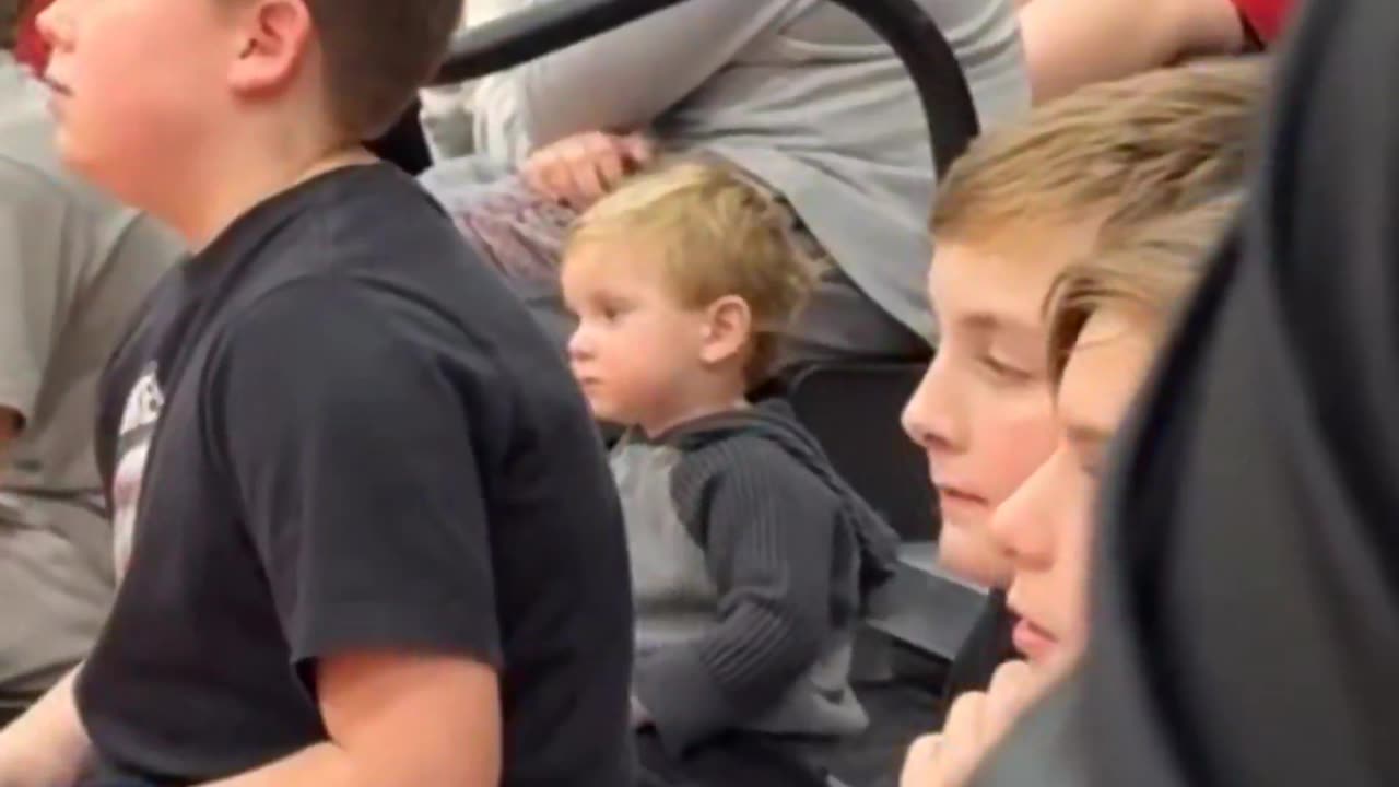 The smallest basketball fan😍🤩