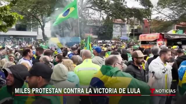 Manifestante atira ovos contra rei Charles