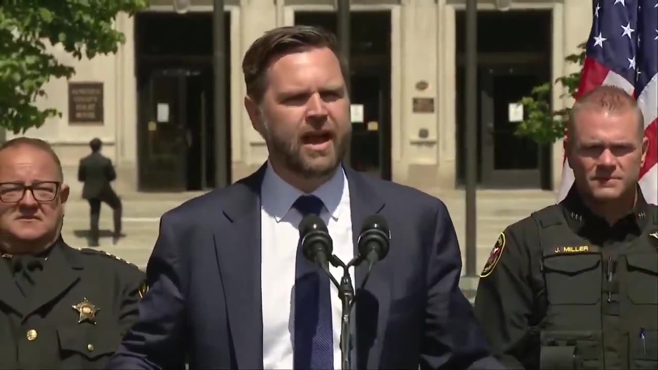 JD Vance: DNC Convention in Chicago to Claim Tim Walz Visited a 'Combat Zone' 🎤🗣️