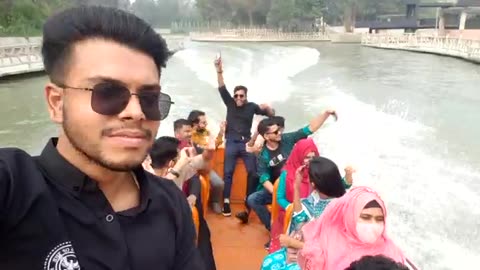 Enjoy in speed boat!!!!