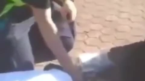 LA VIOLENZA DELLA POLIZIA AUSTRALIANA