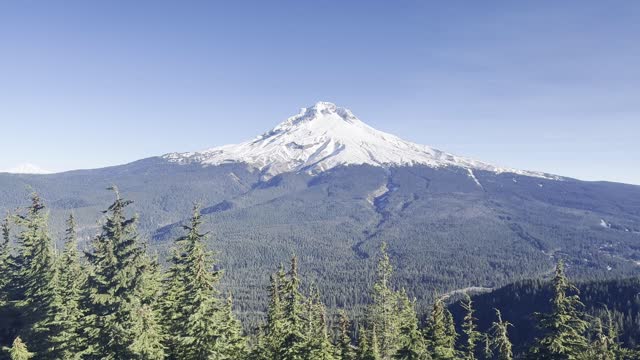 Mount Hood Summit in WINDY Peace & Serenity! – Mount Hood – Oregon – 4K